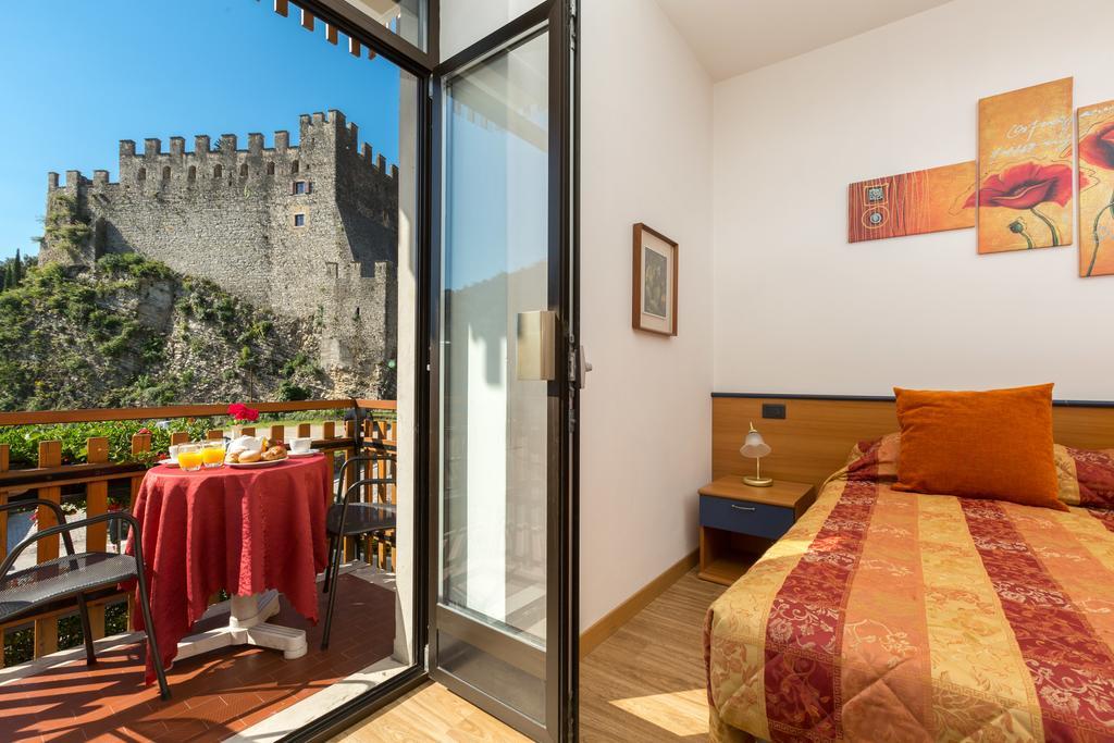 Hotel Antica Croce - Gardaslowemotion 蒂诺 外观 照片