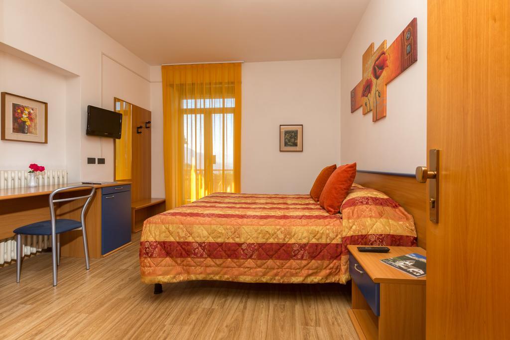 Hotel Antica Croce - Gardaslowemotion 蒂诺 外观 照片